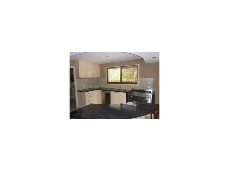 7 Miralie Place, Ashmore QLD 4214