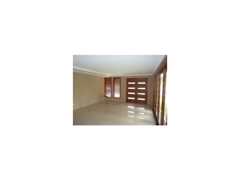 7 Miralie Place, Ashmore QLD 4214