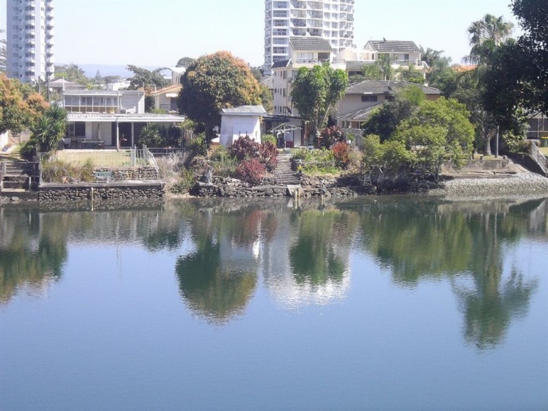 9/26 Remembrance Drive, Surfers Paradise QLD 4217