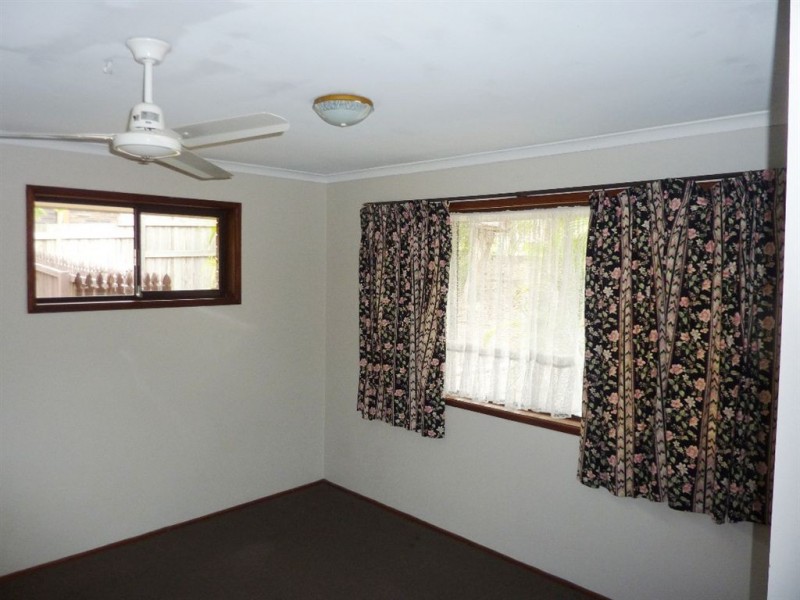 4 Palona Place, Ashmore QLD 4214