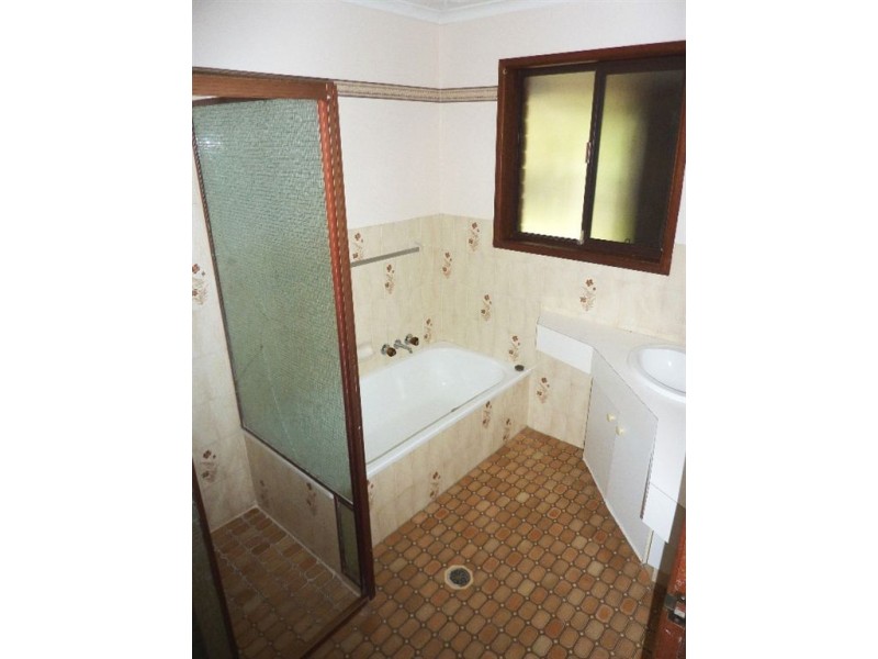 4 Palona Place, Ashmore QLD 4214