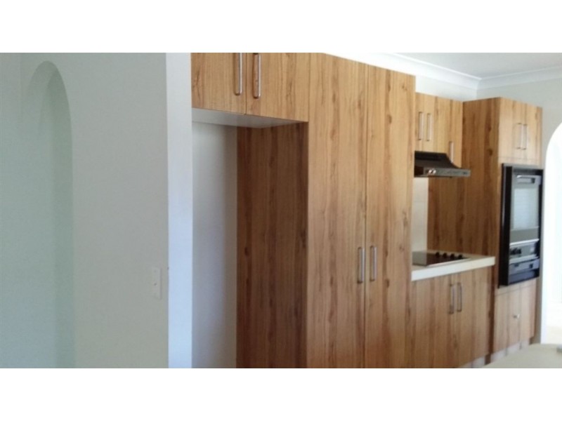 31 Canterbury Chase, Ashmore QLD 4214