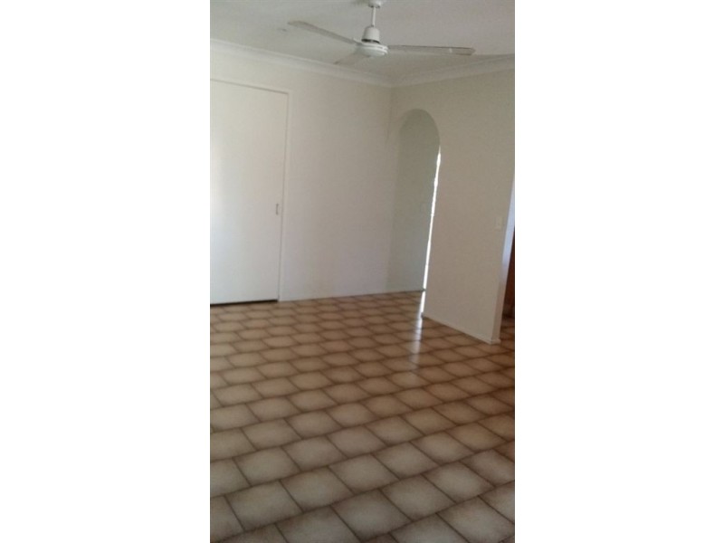 31 Canterbury Chase, Ashmore QLD 4214