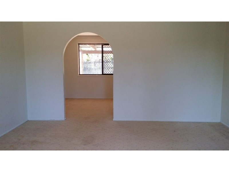 31 Canterbury Chase, Ashmore QLD 4214