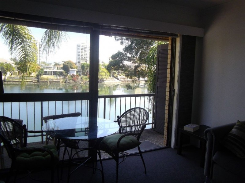 9/26 Remembrance Drive, Surfers Paradise QLD 4217