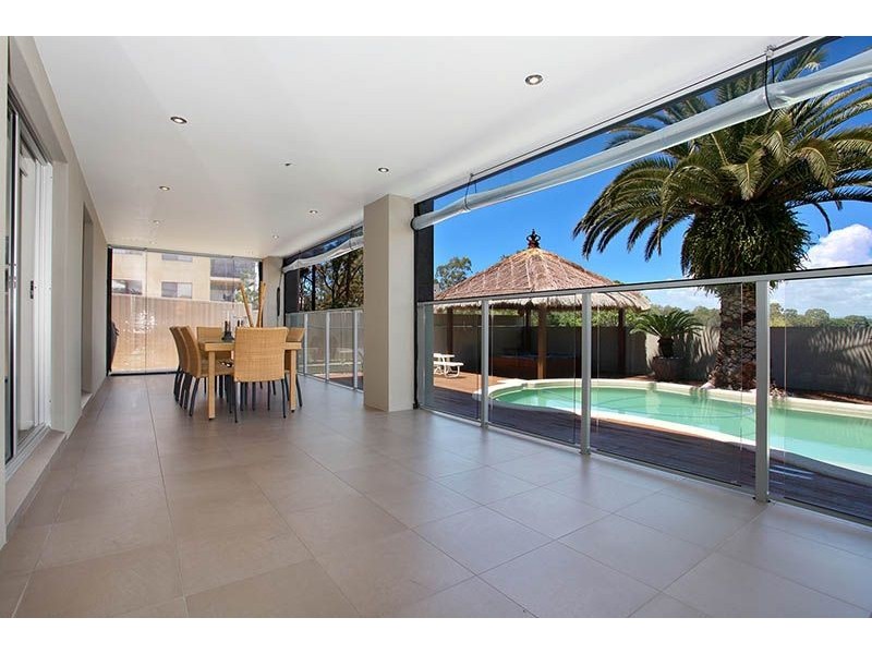 92 Bamboo Avenue, Benowa QLD 4217