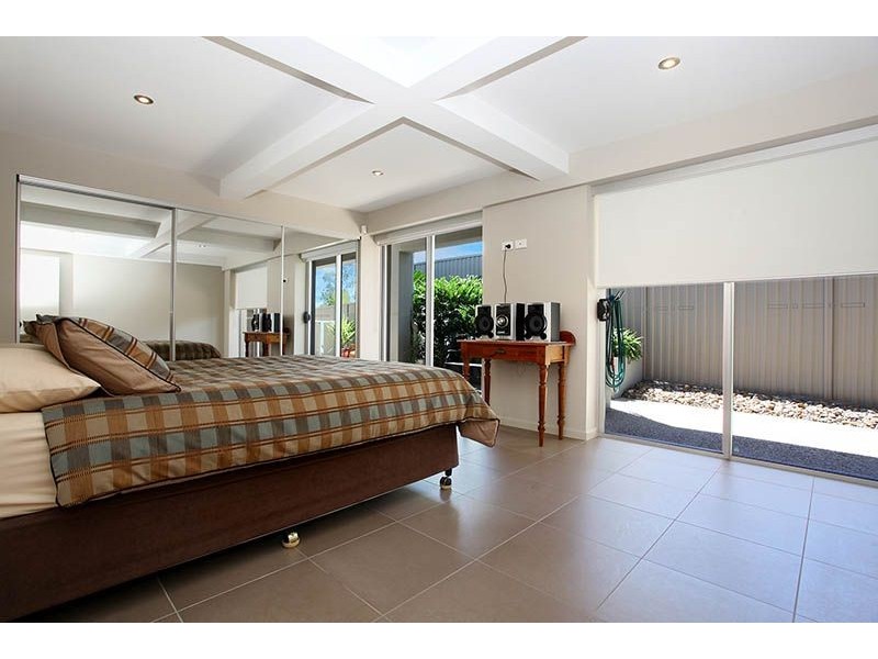 92 Bamboo Avenue, Benowa QLD 4217