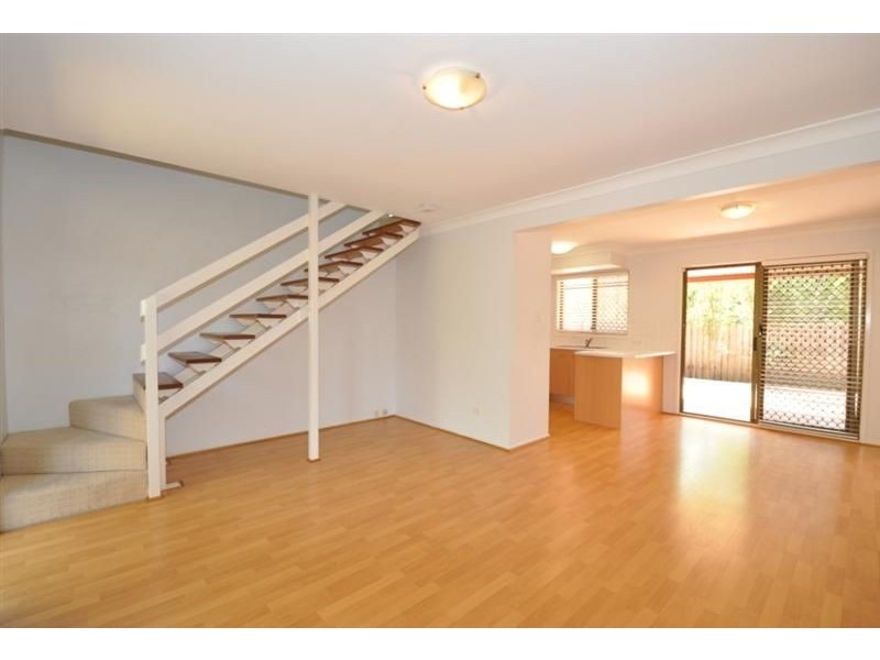 3/9 Sara Street, Ashmore QLD 4214