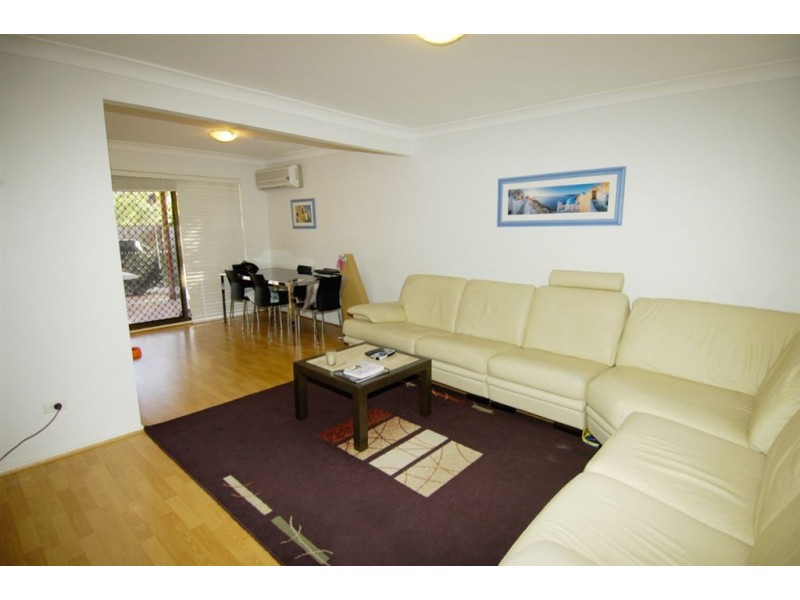 3/9 Sara Street, Ashmore QLD 4214