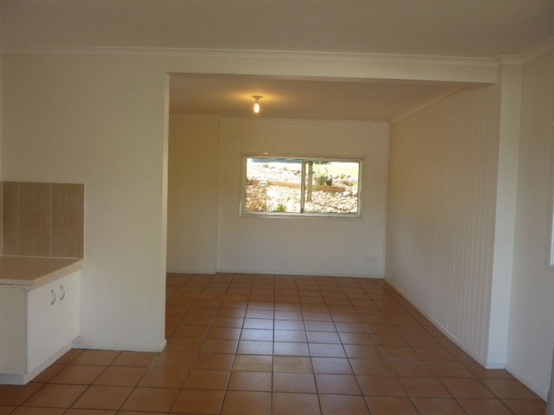 13 Kathleen Avenue, Southport QLD 4215