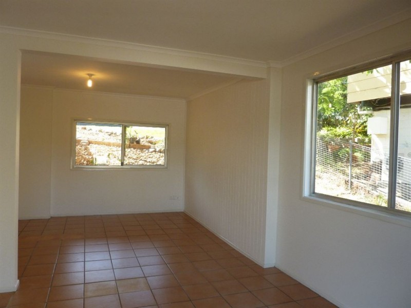 13 Kathleen Avenue, Southport QLD 4215