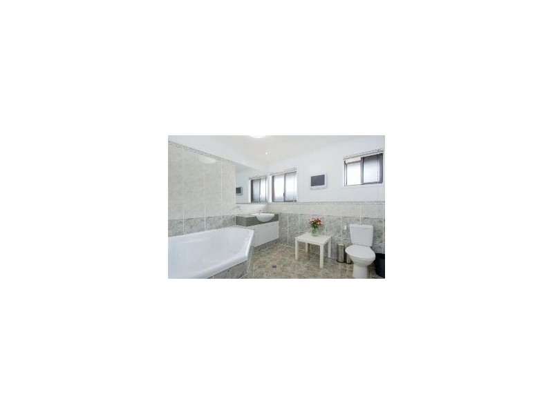 44 Pinkwood Drive, Ashmore QLD 4214