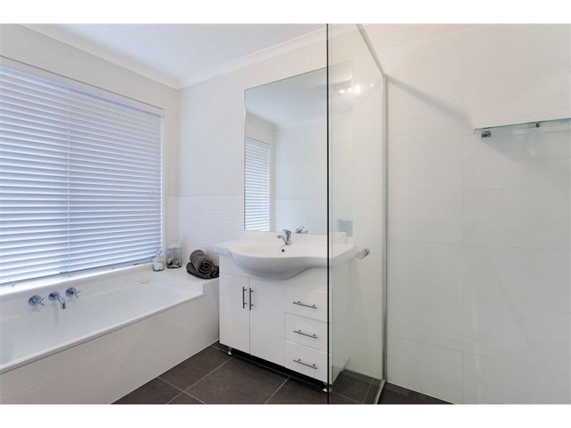 34 Parkwood Bvd, Parkwood QLD 4214