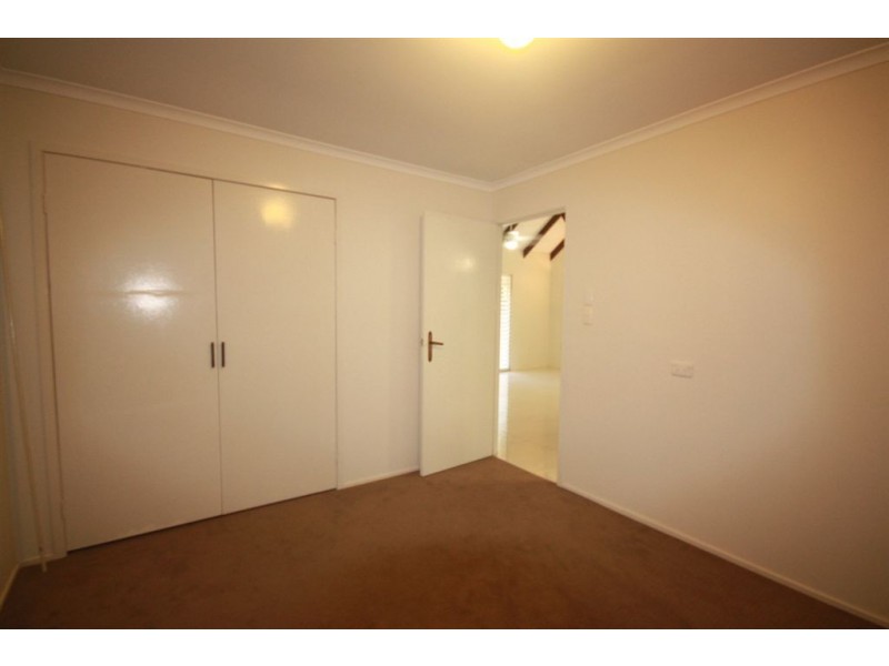 2/18 Eurimbula Street, Paradise Point QLD 4216