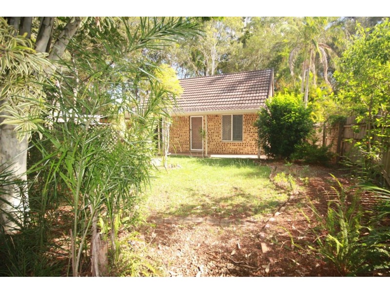 2/18 Eurimbula Street, Paradise Point QLD 4216