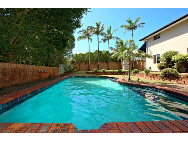 2 Nimrud St, Southport QLD 4215