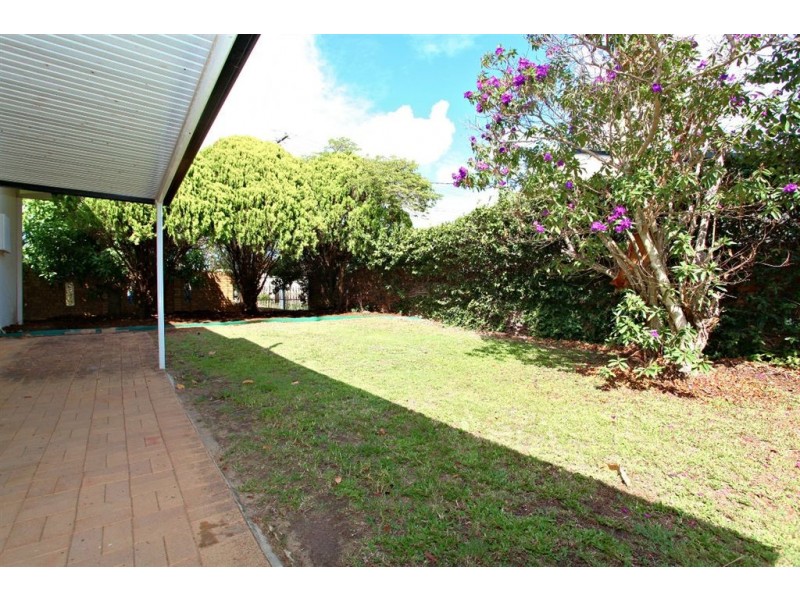 2 Nimrud St, Southport QLD 4215