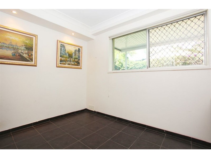2 Nimrud St, Southport QLD 4215