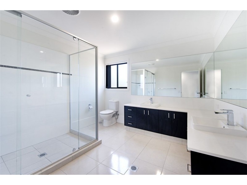 35 Moora Street, Ashmore QLD 4214