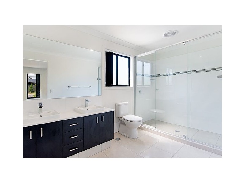 35 Moora Street, Ashmore QLD 4214