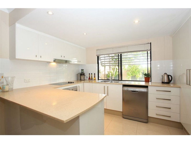 11/24-26 Parker Street, Labrador QLD 4215