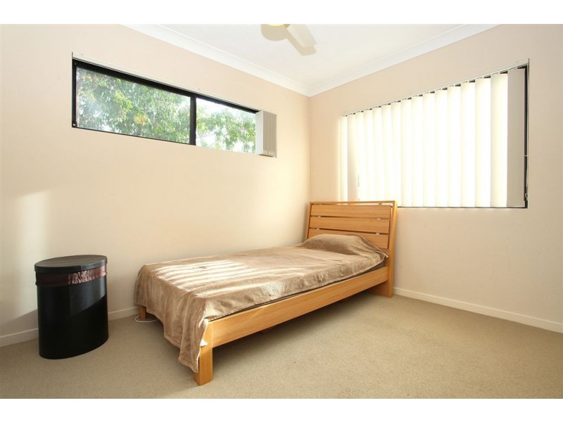 11/24-26 Parker Street, Labrador QLD 4215