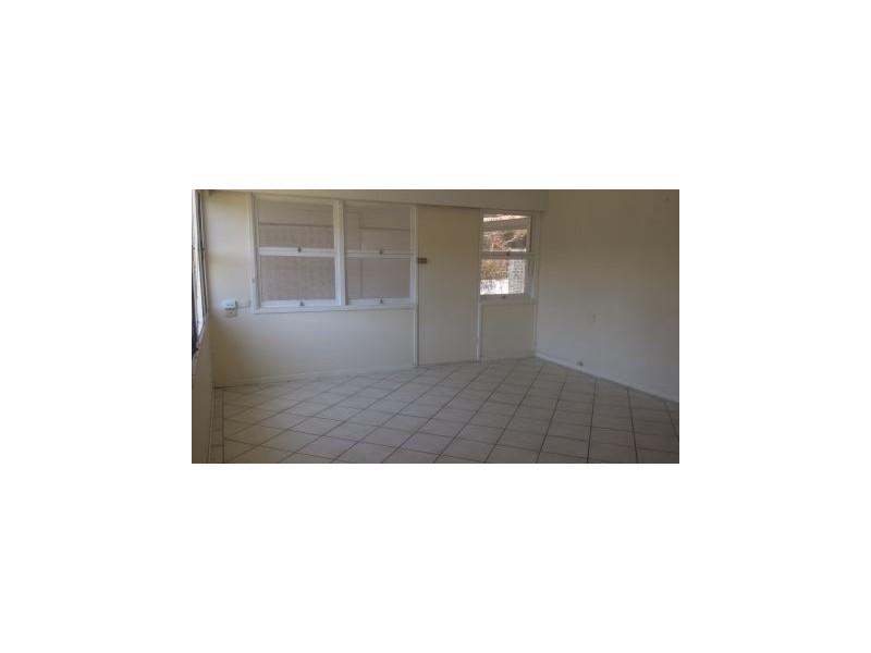 1/30 Middle Street, Labrador QLD 4215