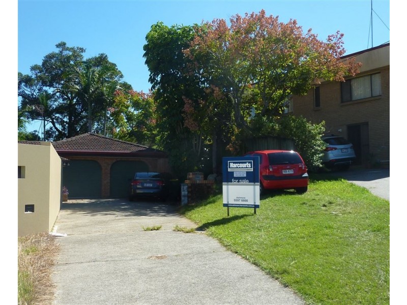 2/4 Melrose Place, Southport QLD 4215