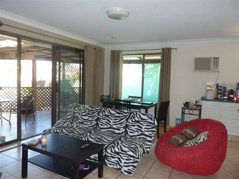 2/4 Melrose Place, Southport QLD 4215