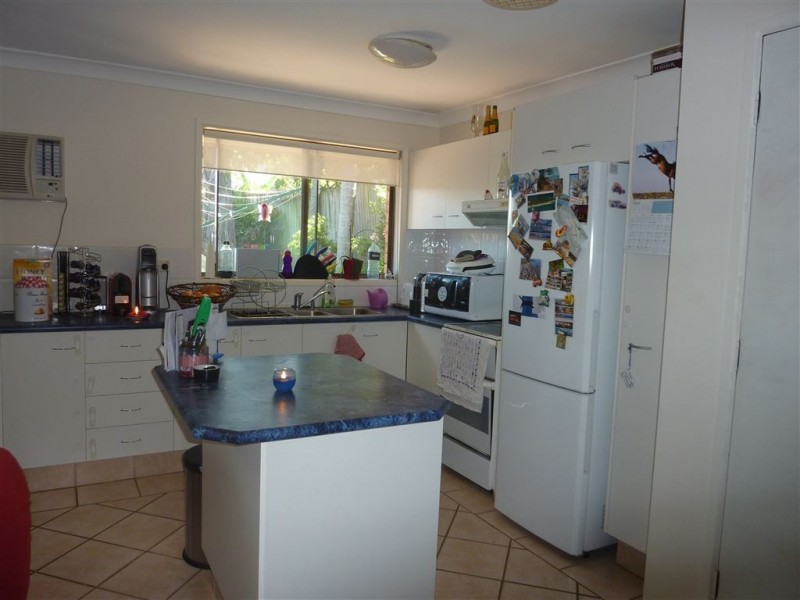 2/4 Melrose Place, Southport QLD 4215