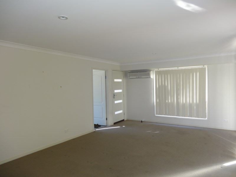 2/22 Lauren Grove, Upper Coomera QLD 4209