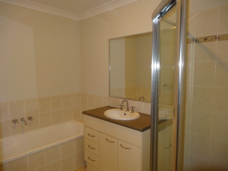 2/22 Lauren Grove, Upper Coomera QLD 4209