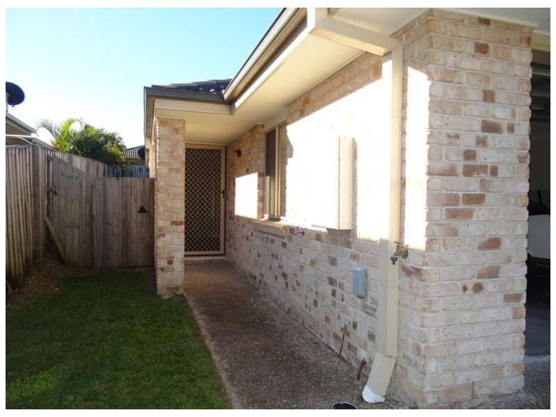 2/22 Lauren Grove, Upper Coomera QLD 4209