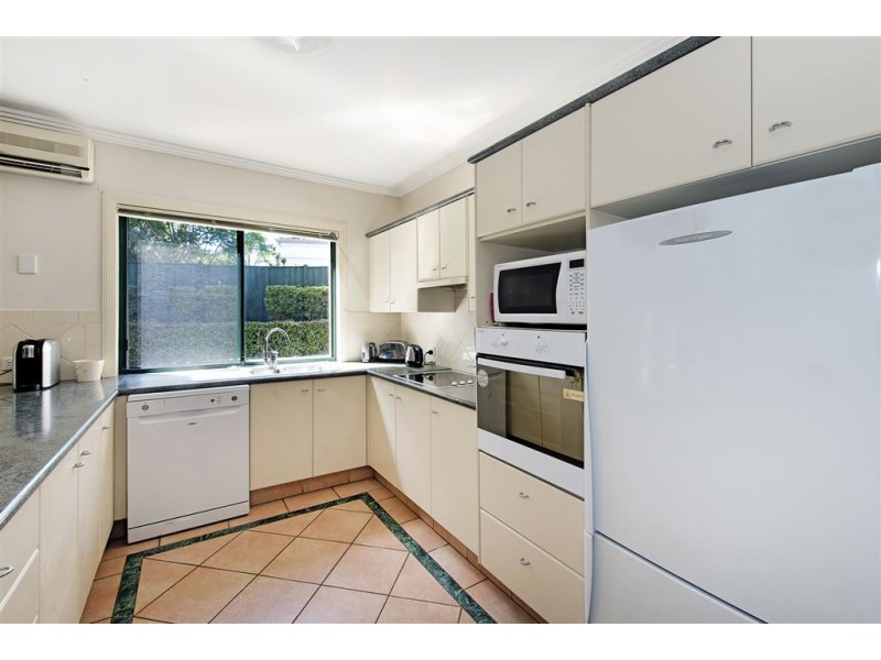 30 Abby Crescent, Ashmore QLD 4214