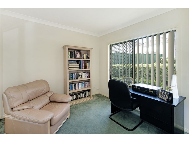 30 Abby Crescent, Ashmore QLD 4214
