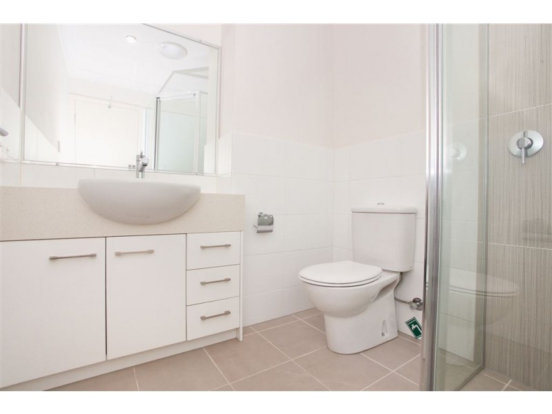 8/139 Cotlew Street, Ashmore QLD 4214