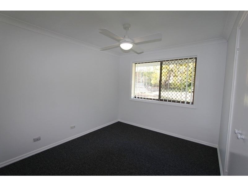 16 Ainsley Avenue, Ashmore QLD 4214