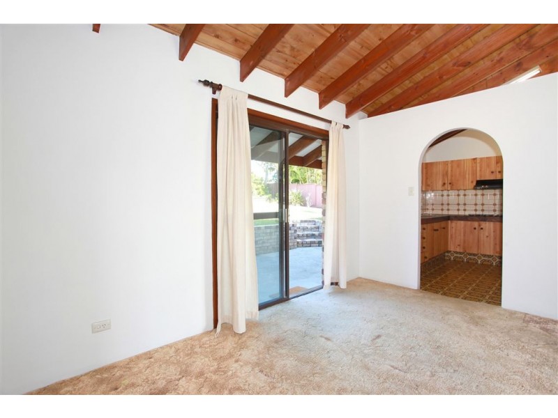 6 Wallaroo Way, Ashmore QLD 4214