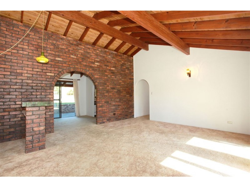 6 Wallaroo Way, Ashmore QLD 4214