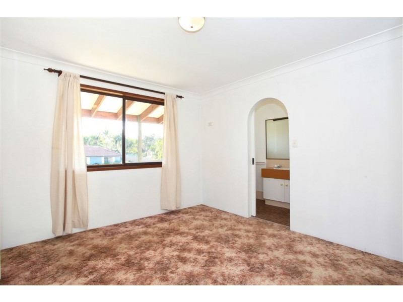 6 Wallaroo Way, Ashmore QLD 4214