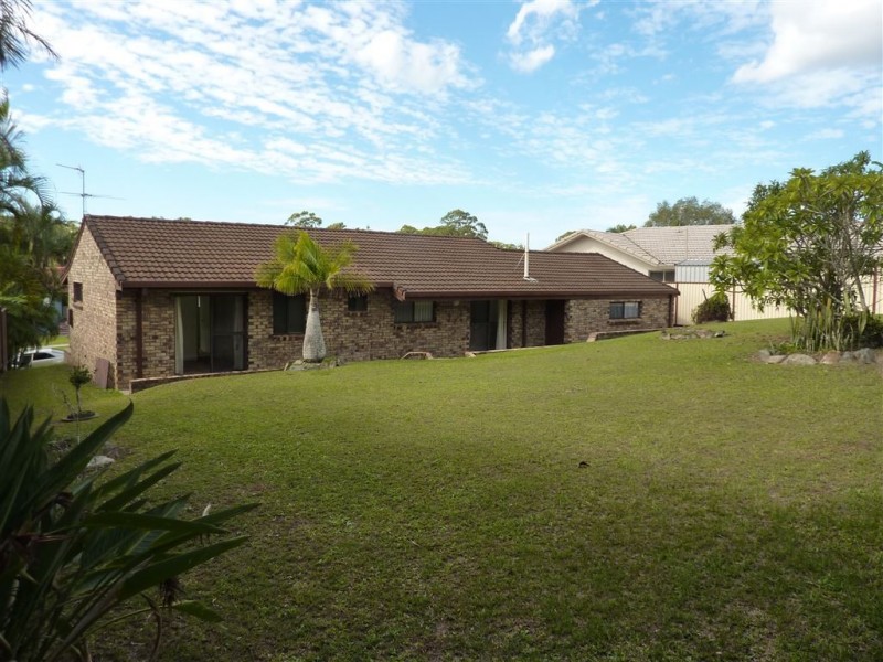 6 Wallaroo Way, Ashmore QLD 4214