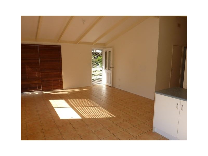 10 Allunga Avenue, Ashmore QLD 4214