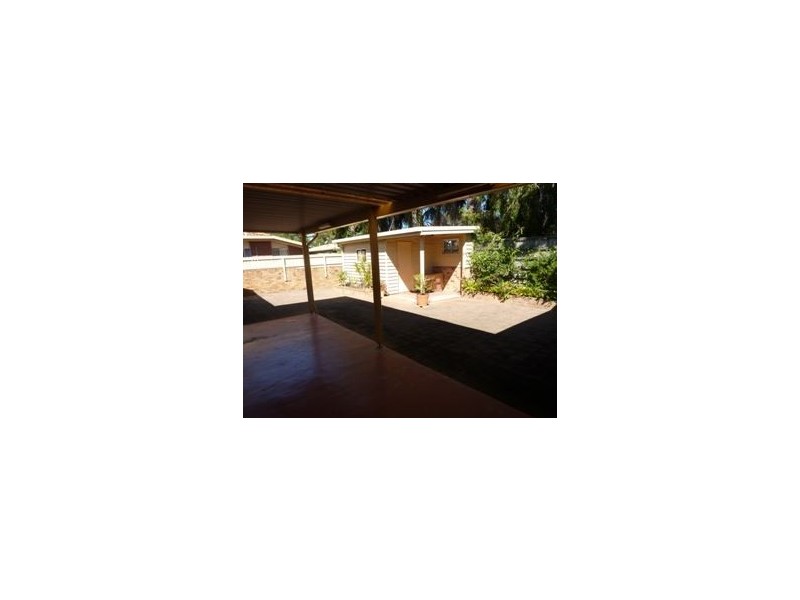 10 Heeb Street, Benowa QLD 4217