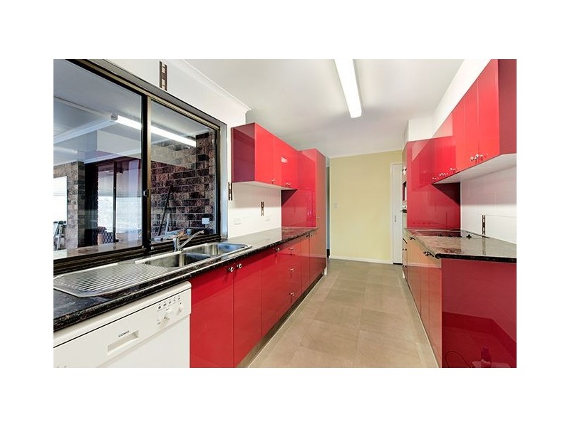 77 Macquarie Avenue, Molendinar QLD 4214