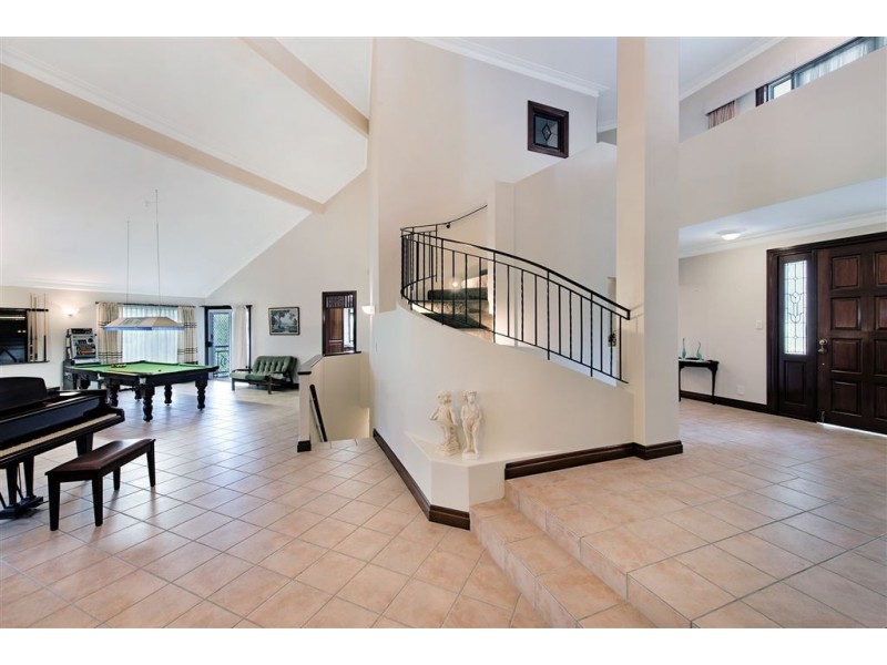 44 Hillview Parade, Ashmore QLD 4214