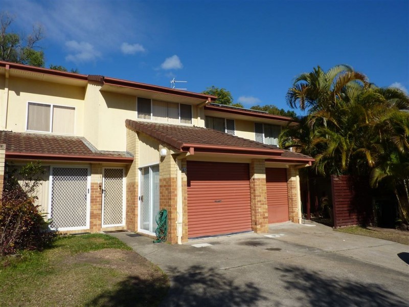 5 Greenlands Drive, Varsity Lakes QLD 4227