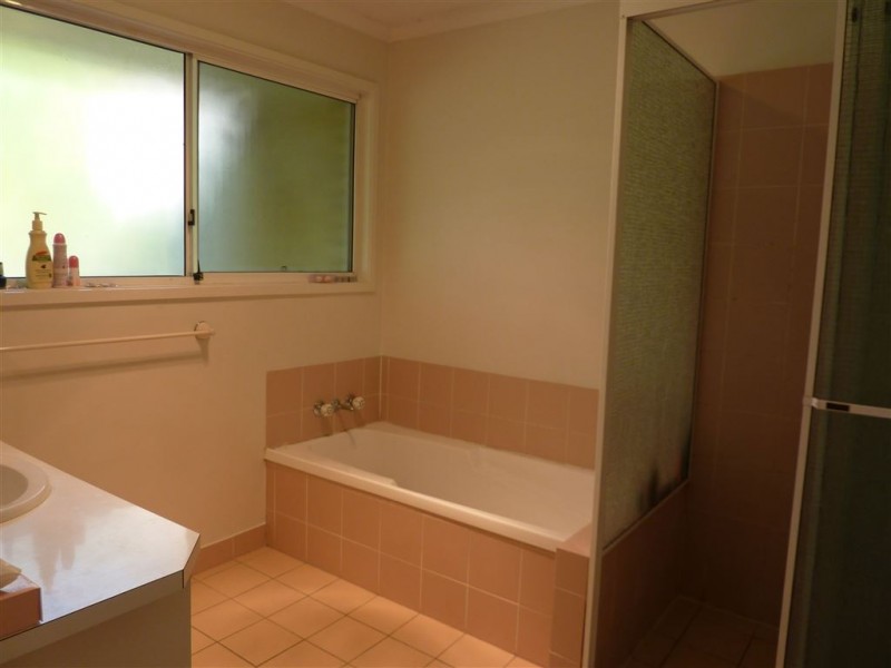 5 Greenlands Drive, Varsity Lakes QLD 4227