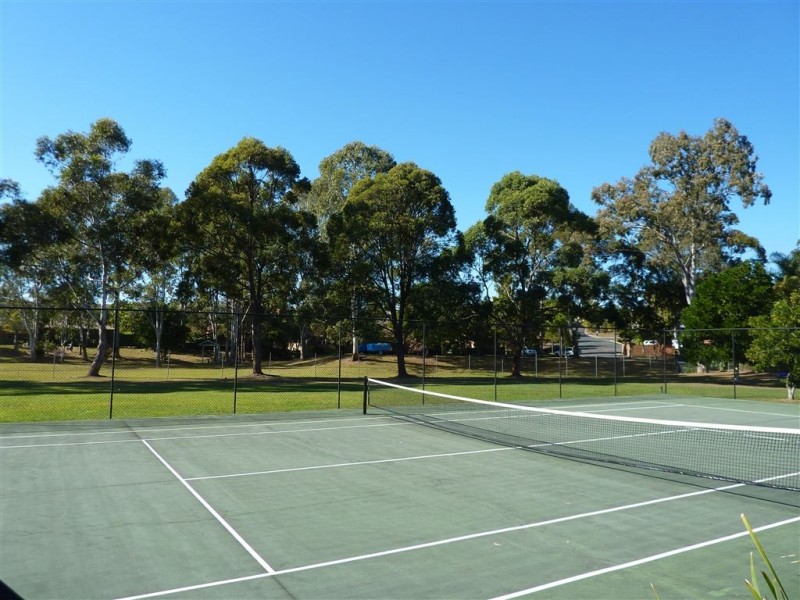 5 Greenlands Drive, Varsity Lakes QLD 4227