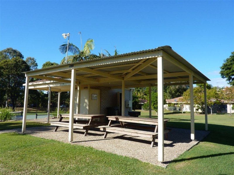 5 Greenlands Drive, Varsity Lakes QLD 4227