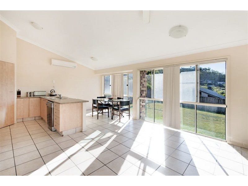 17 Papara Street, Pacific Pines QLD 4211